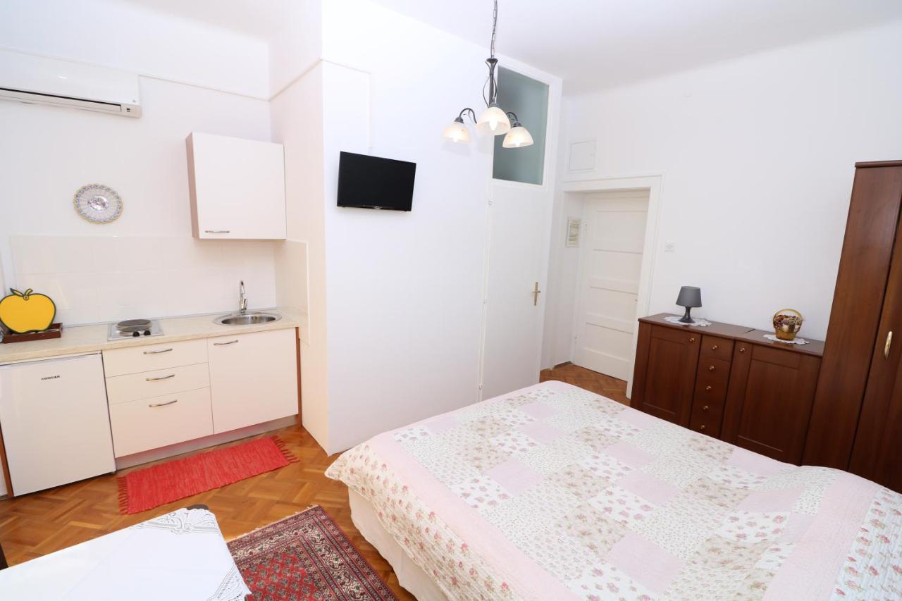 Studio Apartments Cavrak With Terrace Baška Екстериор снимка