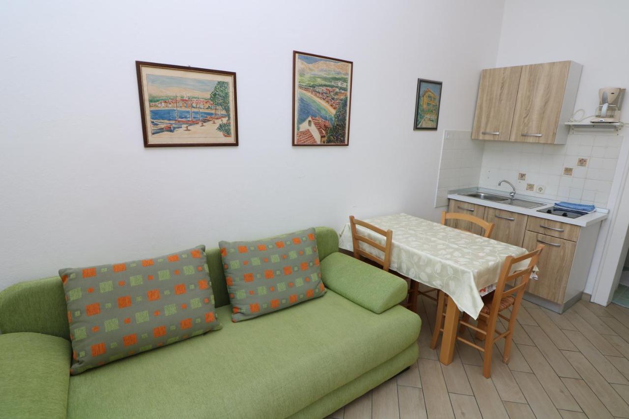Studio Apartments Cavrak With Terrace Baška Екстериор снимка
